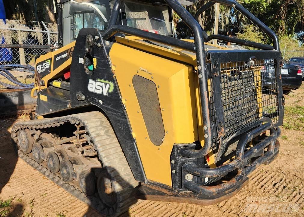 ASV RT135F Chargeuse compacte