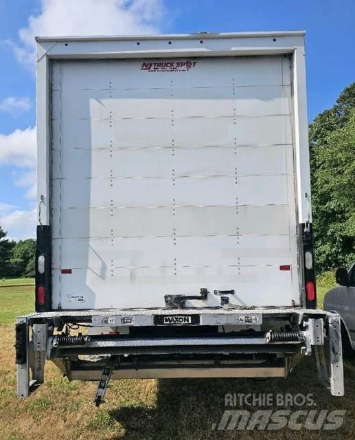 Freightliner M2 Camion Fourgon