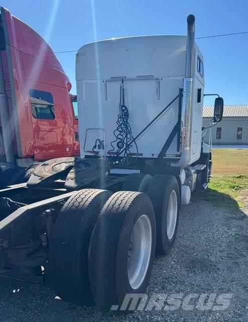 Mack CXU613 Tracteur routier