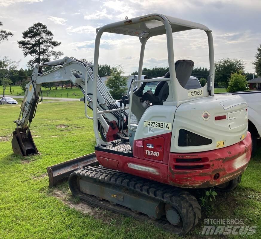 Takeuchi TB240 Mini pelle 7t-12t