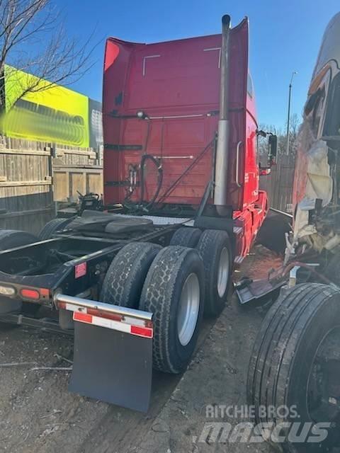 Volvo VNL64T670 Tracteur routier