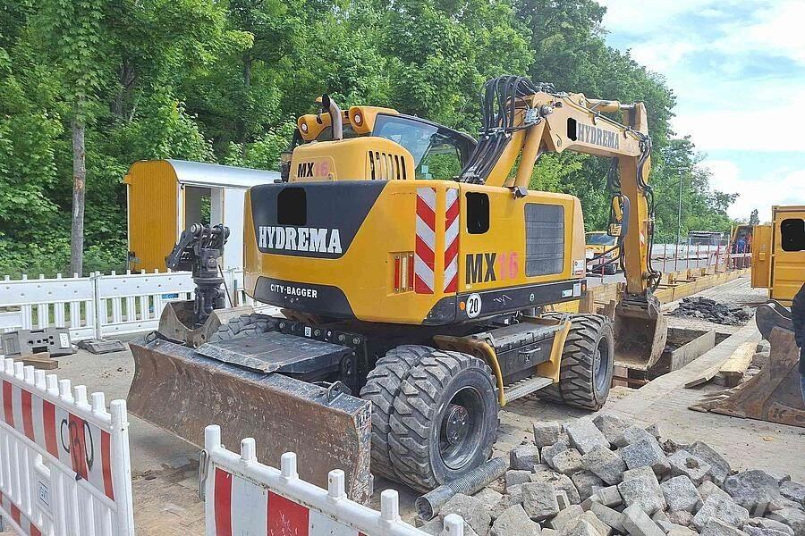 Hydrema MX 15 Pelle sur pneus