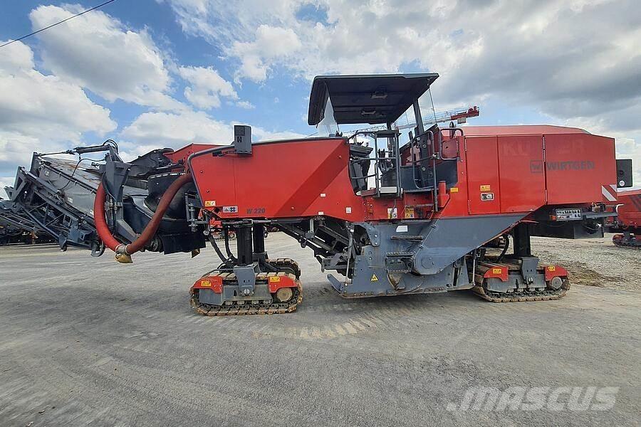 Wirtgen W 220 Fraiseuse à froid