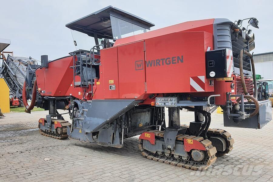 Wirtgen W 220 Fraiseuse à froid