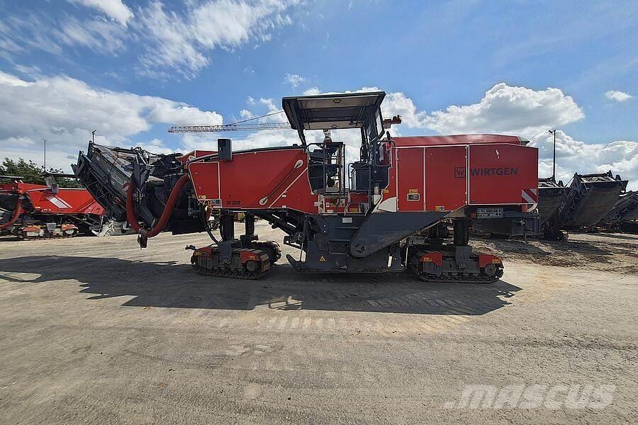 Wirtgen W 220 Fraiseuse à froid