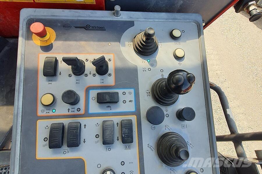 Wirtgen W 250 Fraiseuse à froid