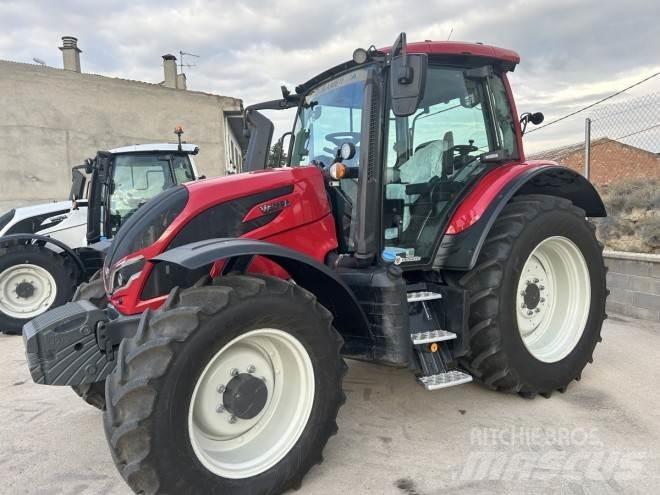 Valtra N135A Tracteur