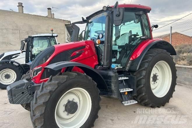 Valtra N135A Tracteur