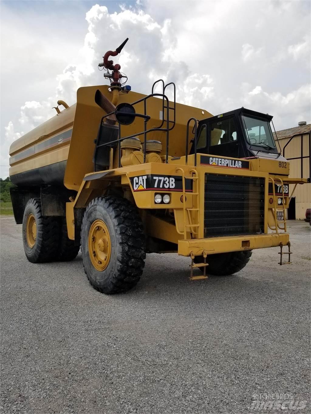 CAT 773B Camion citerne à eau