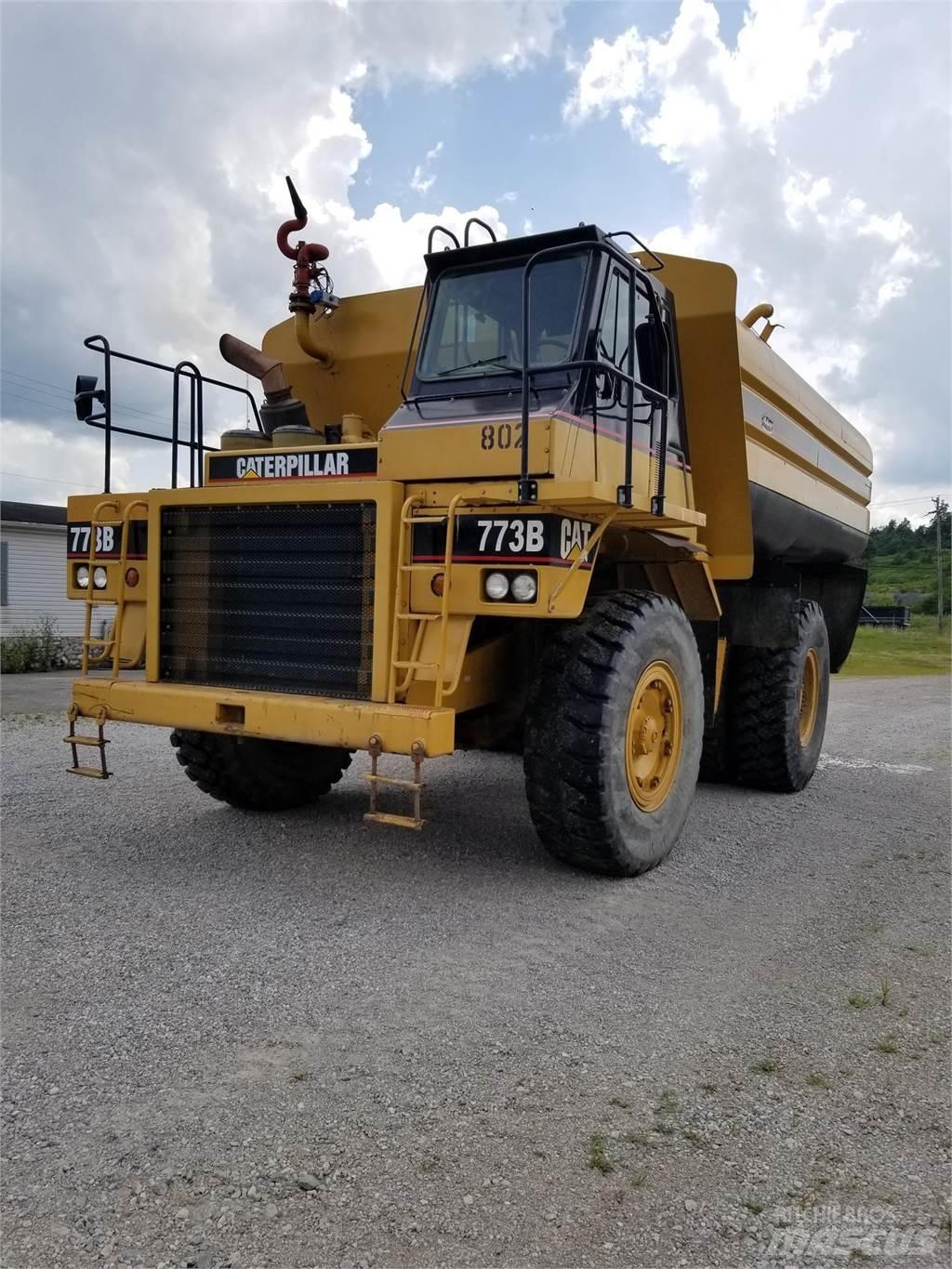 CAT 773B Camion citerne à eau