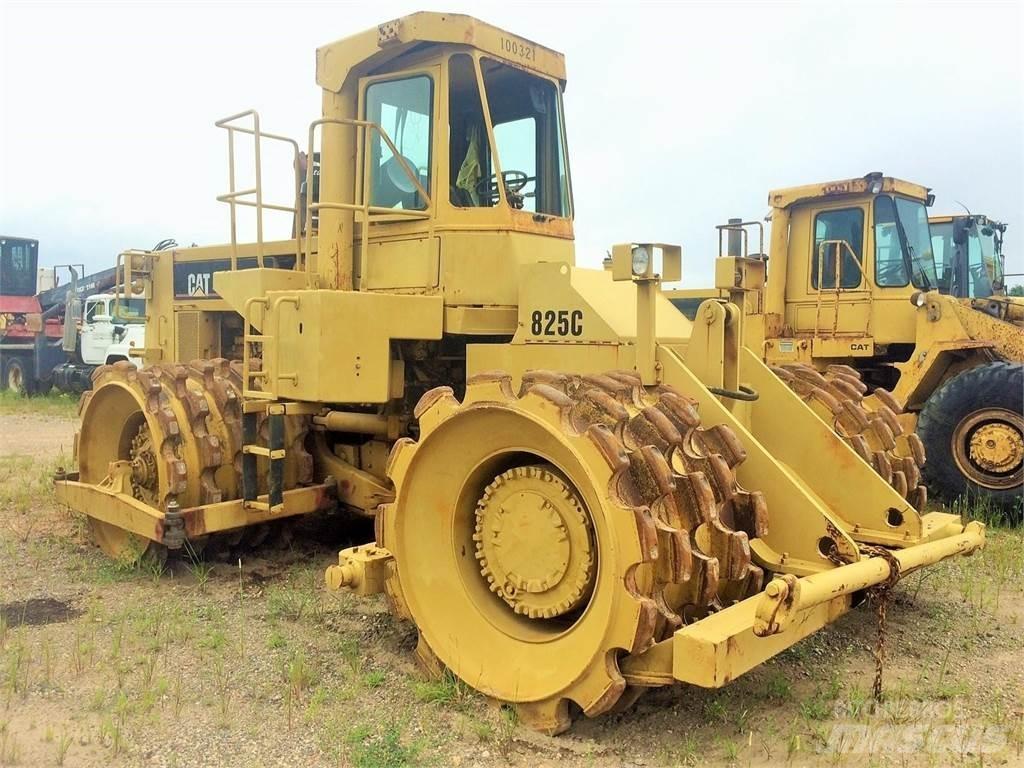 CAT 825C Compacteur de sol