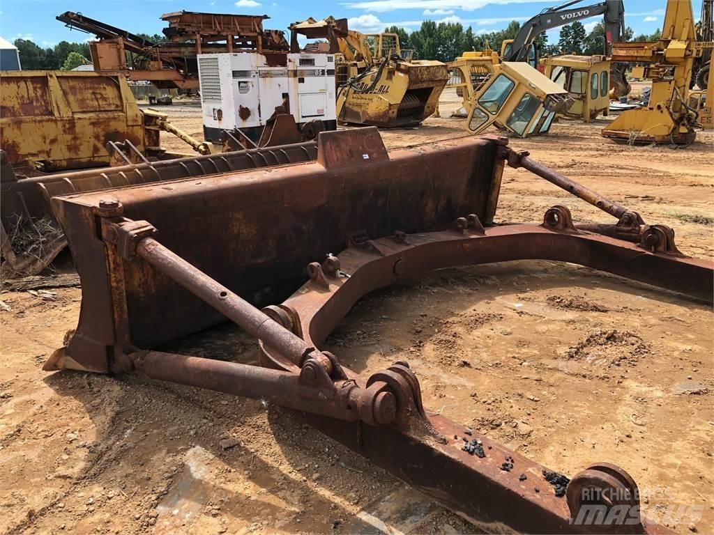 CAT D7 Lame