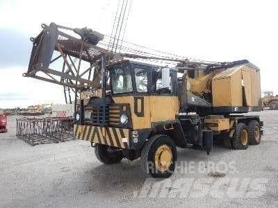 Northwest 25 Camion plateau ridelle avec grue