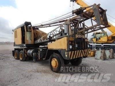 Northwest 25 Camion plateau ridelle avec grue