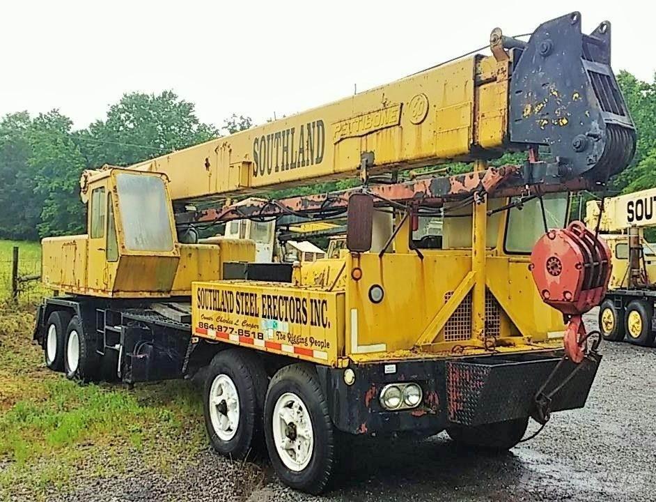 Pettibone 60TK Camion plateau ridelle avec grue