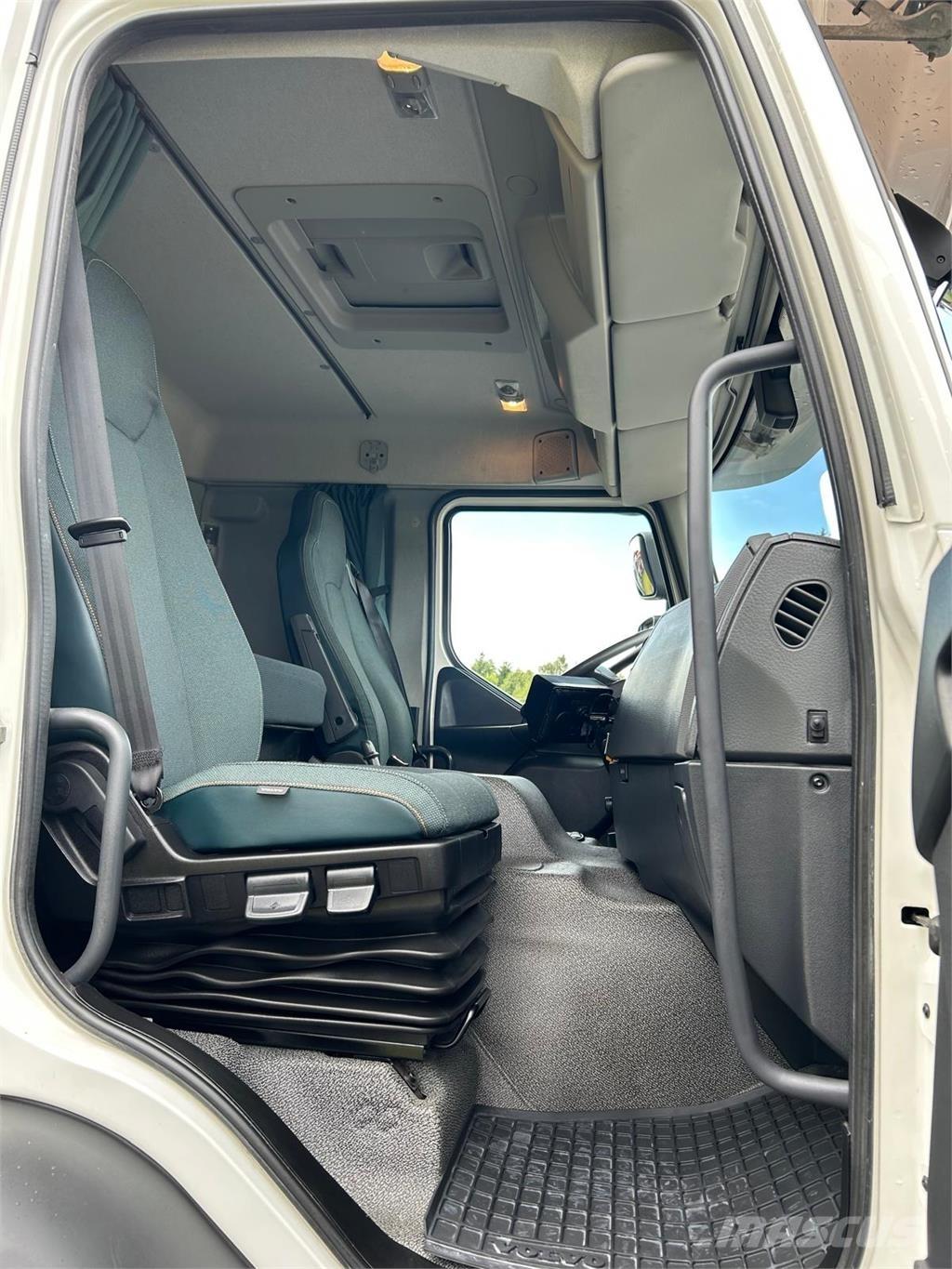 Volvo FE 320 18 ton Camion Fourgon