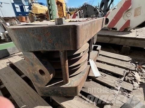  Unknown Autre grue