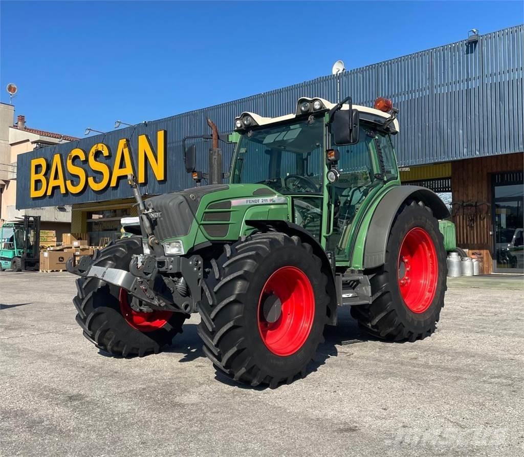 Fendt 211 VARIO Tracteur