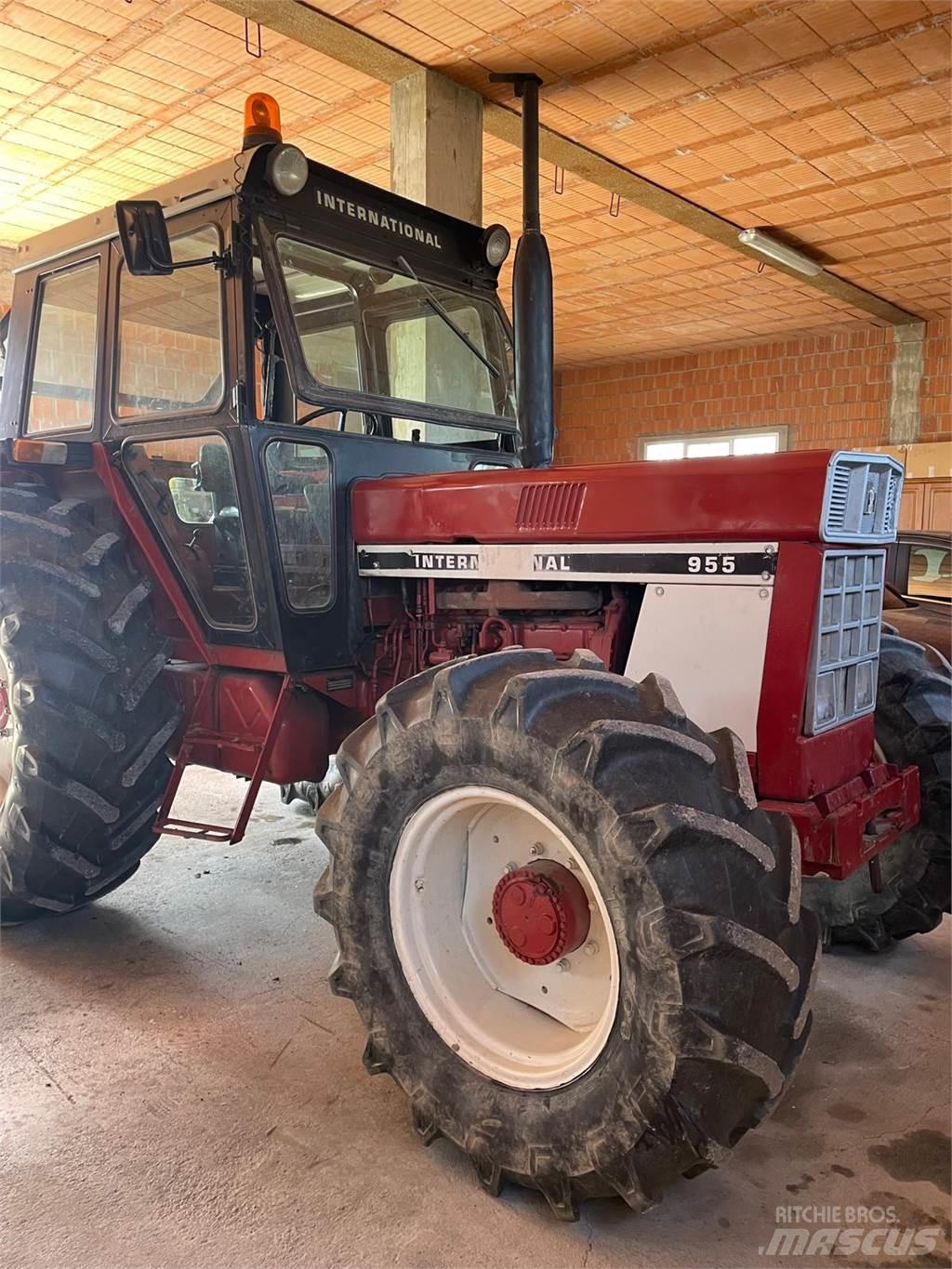 International 955 Tracteur