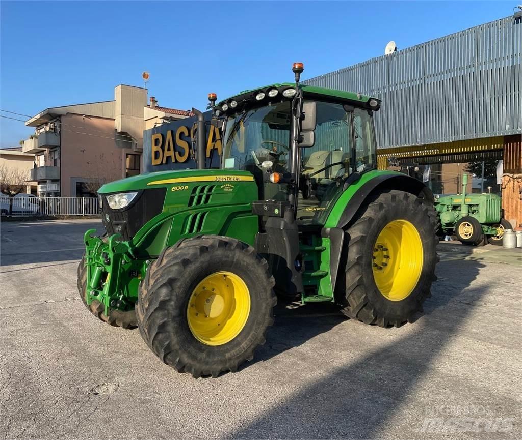 John Deere 6130 R Tracteur