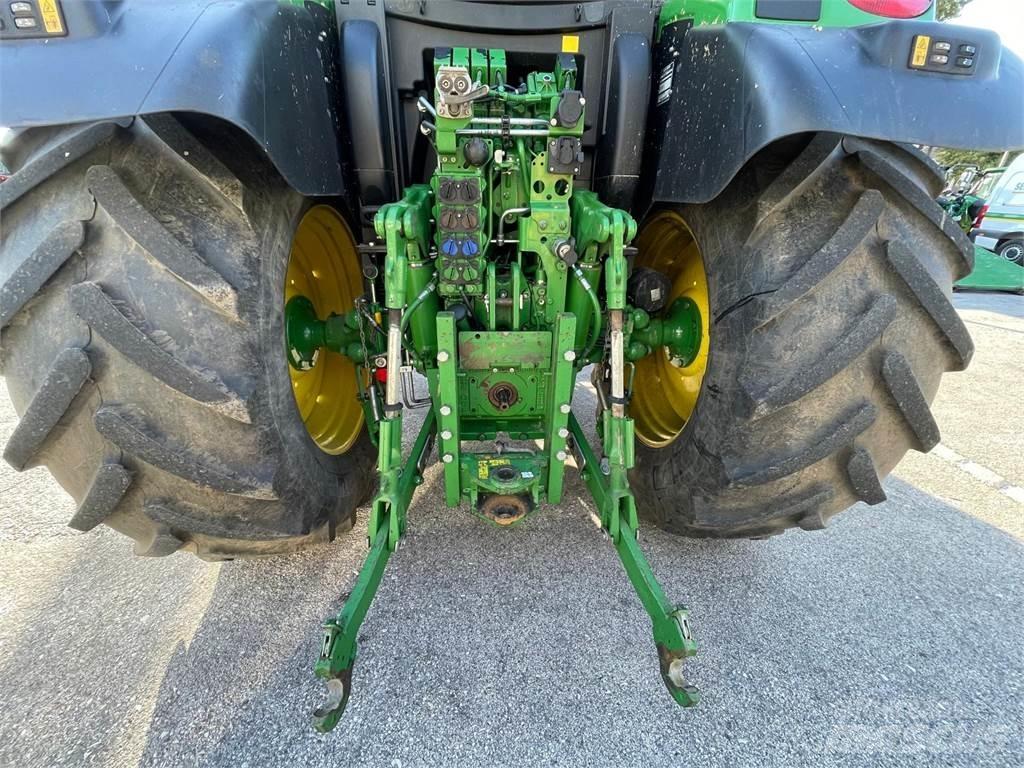 John Deere 6130 R Tracteur