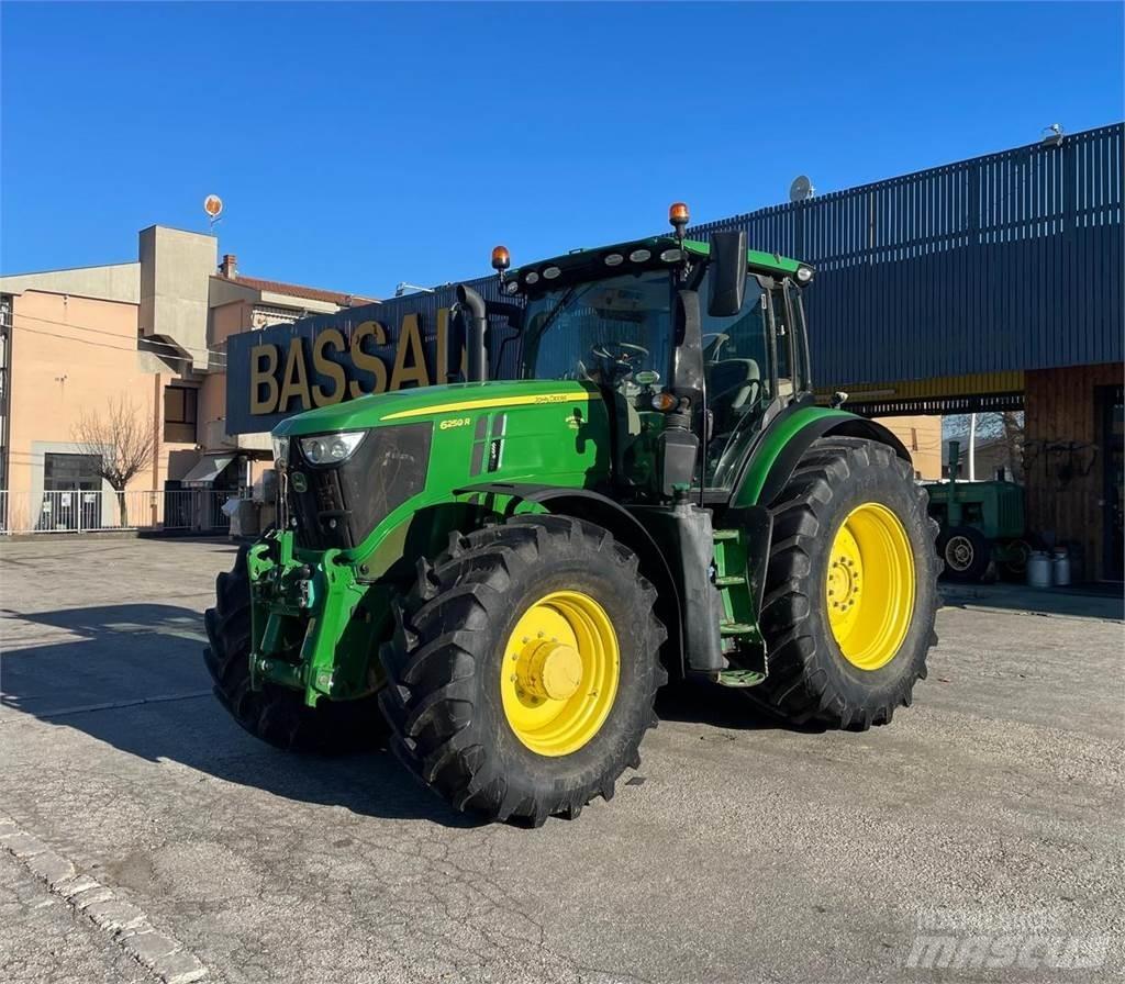 John Deere 6250 R Tracteur
