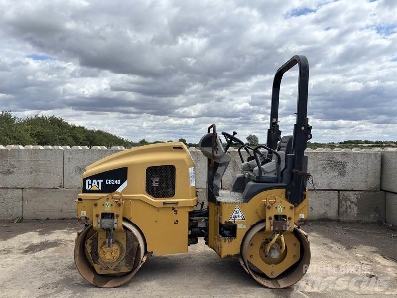CAT CB24 B Rouleaux tandem