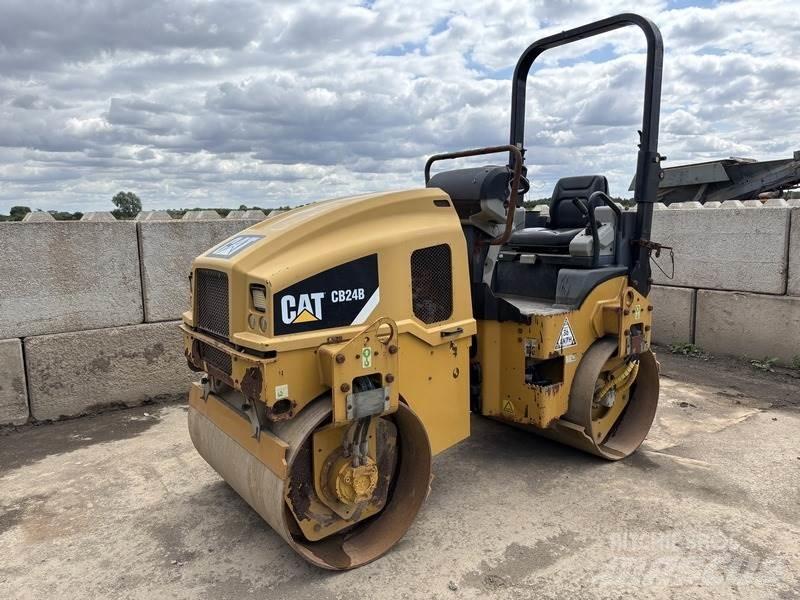 CAT CB24 B Rouleaux tandem