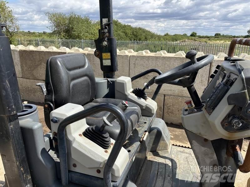 CAT CB24 B Rouleaux tandem
