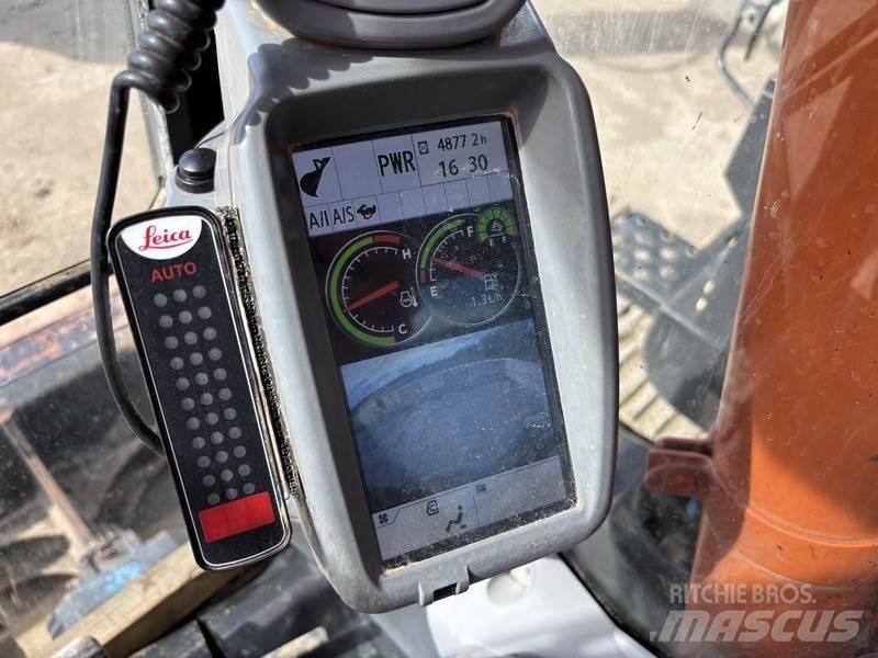 Hitachi ZX135 US-6 Pelle sur chenilles