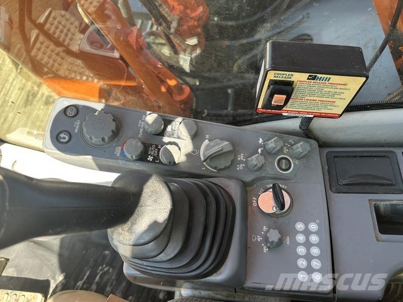 Hitachi ZX210LC-6 Pelle sur chenilles