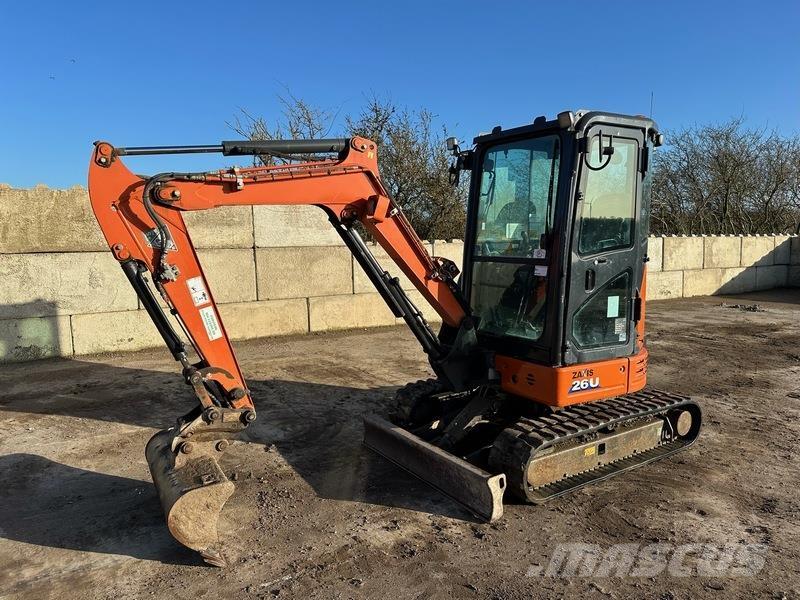 Hitachi ZX26U-6 CLR Mini pelle < 7t