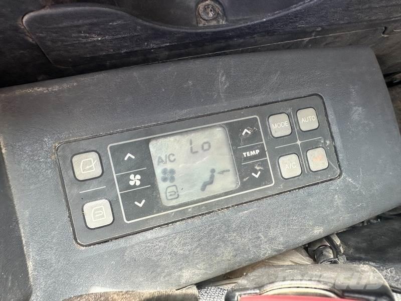Hyundai HX130LCR Pelle sur chenilles