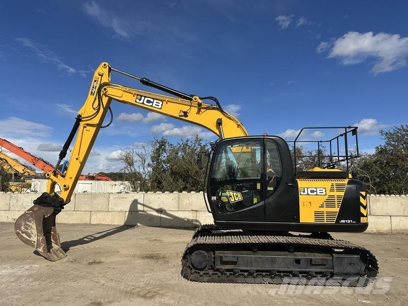 JCB JS131 LC Pelle sur chenilles