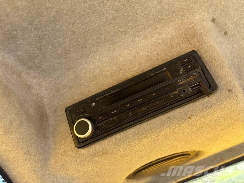 JCB JS240 LC Pelle sur chenilles