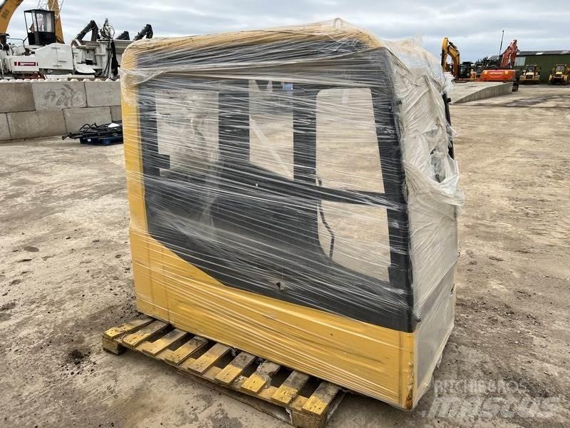 Komatsu PC130-8 Construction - Autres
