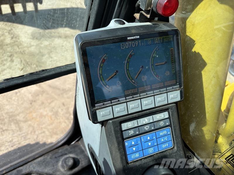 Komatsu PC210 LC-8 Pelle sur chenilles