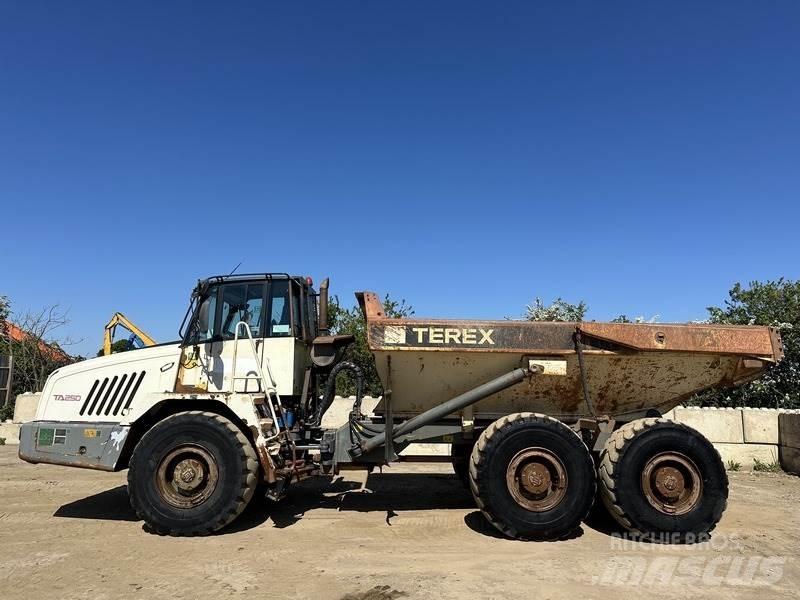 Terex TA250 Tombereau articulé
