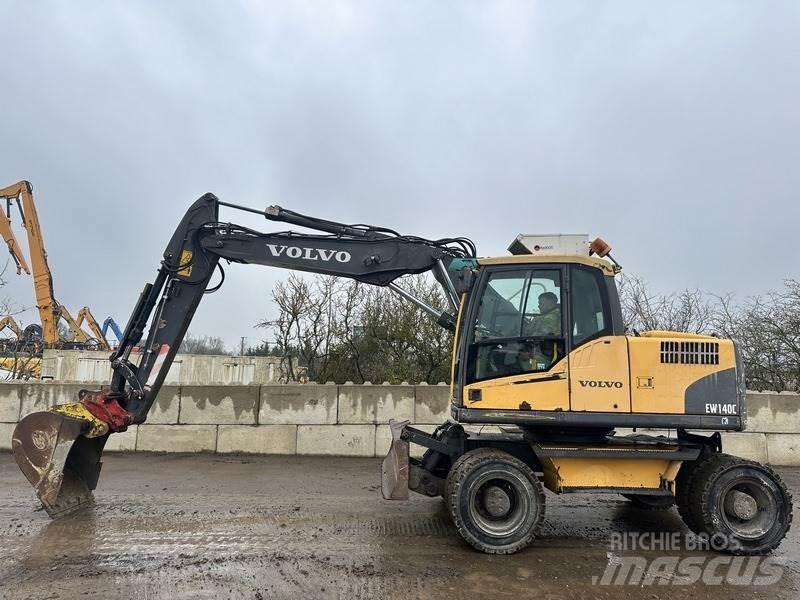 Volvo EW140 Pelle sur pneus