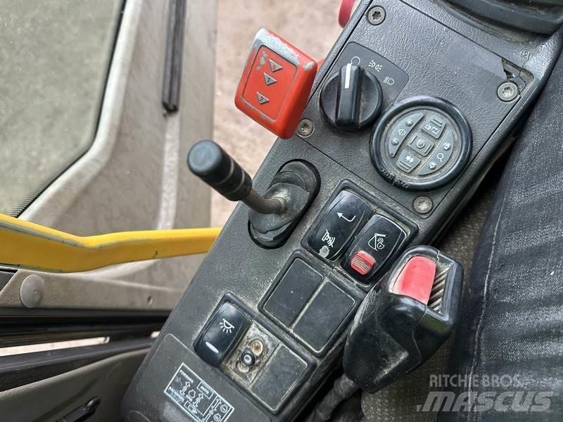 Volvo EW140 Pelle sur pneus