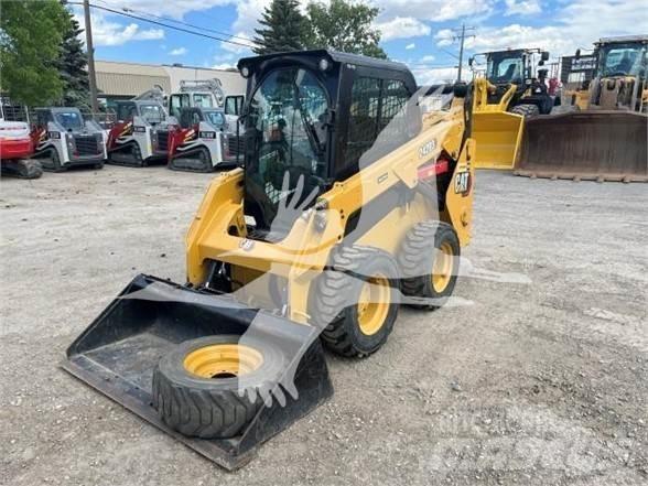 CAT 242D3 Chargeuse compacte