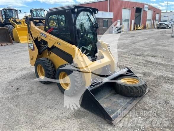 CAT 242D3 Chargeuse compacte
