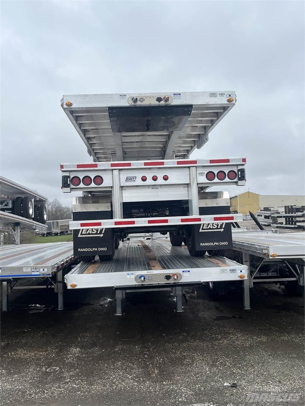 East Mfg FLATBED Remorque ridelle