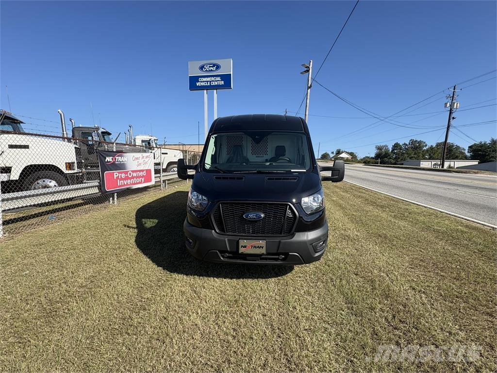 FRD 250 TRANS Camion Fourgon