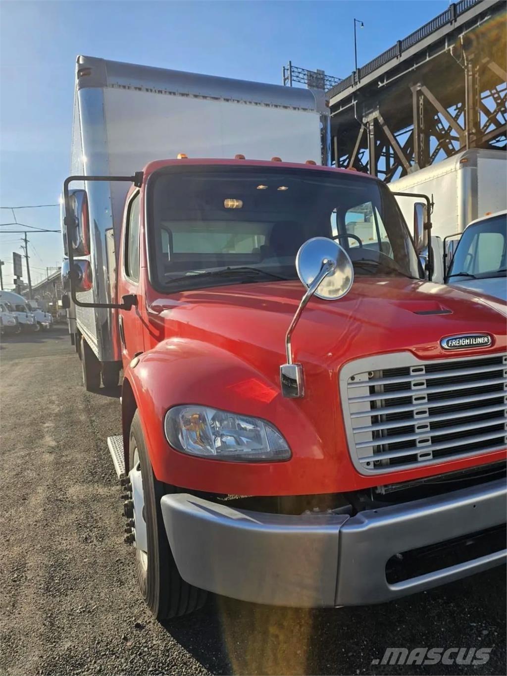 Freightliner M2 Camion Fourgon