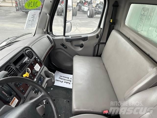 Freightliner M2106 Camion Fourgon