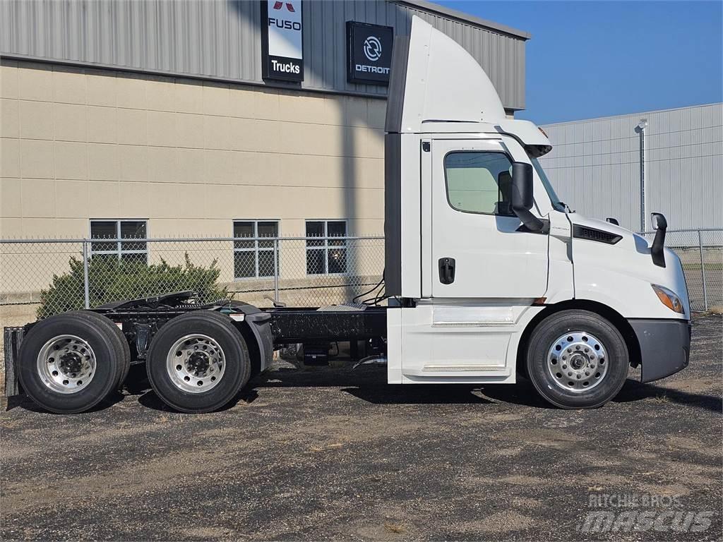 Freightliner PE116 Tracteur routier