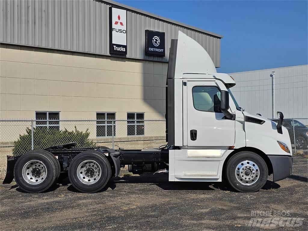 Freightliner PE116DC Tracteur routier