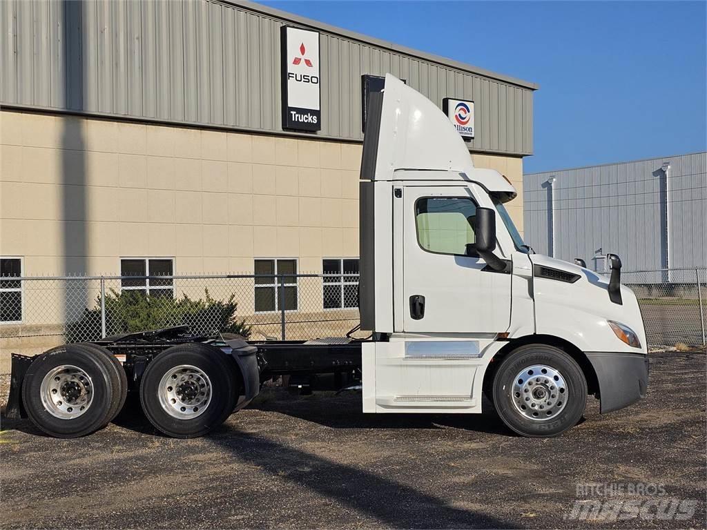 Freightliner PE116DC Tracteur routier