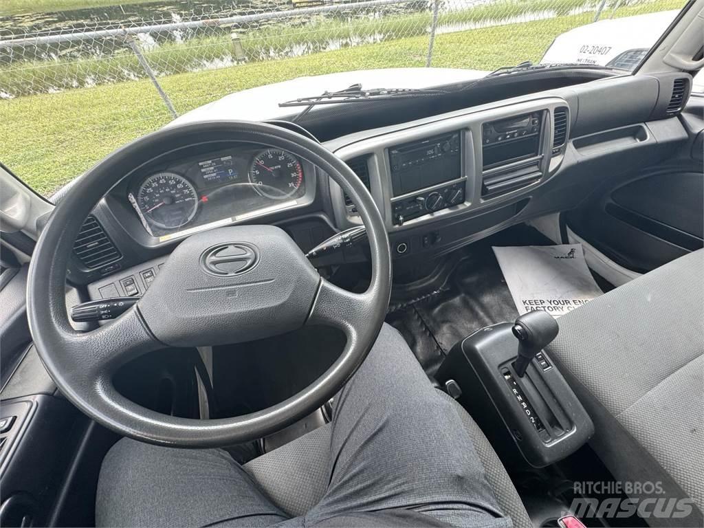Hino 268 Camion Fourgon